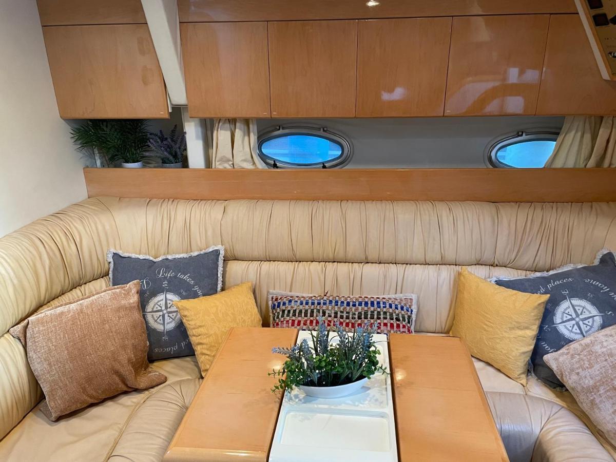 Cozy Yacht Lodge In Barcelona With Boat Tour Option Sant Adrià de Besòs Exterior foto