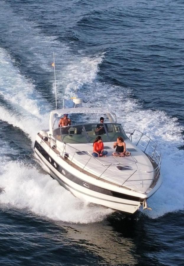 Cozy Yacht Lodge In Barcelona With Boat Tour Option Sant Adrià de Besòs Exterior foto
